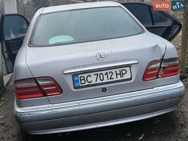 Серый Мерседес Е-Класс, объемом двигателя 2 л и пробегом 250 тыс. км за 2700 $, фото 2 на Automoto.ua