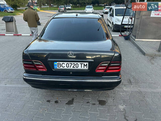 Сірий Мерседес Е-Клас, об'ємом двигуна 3.23 л та пробігом 514 тис. км за 3500 $, фото 4 на Automoto.ua