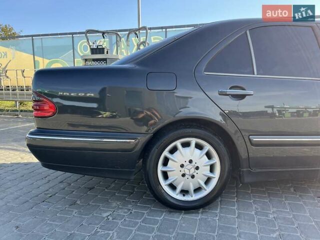 Мерседес Е-Класс 2001 в Каменце-Подольском на Automoto.ua Серый Мерседес Е-Класс, объемом двигателя 3.22 л и пробегом 380 тыс. км за 5799 $, фото 28 на Automoto.ua