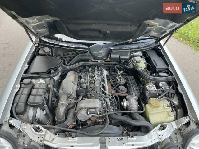 Мерседес Е-Класс 2001 в Сокале на Automoto.ua Серый Мерседес Е-Класс, объемом двигателя 2.7 л и пробегом 667 тыс. км за 5200 $, фото 16 на Automoto.ua
