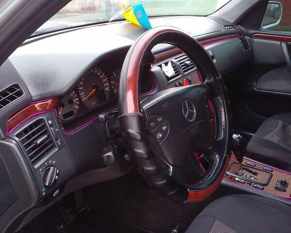 Серый Мерседес Е-Класс, объемом двигателя 2.7 л и пробегом 368 тыс. км за 3900 $, фото 3 на Automoto.ua