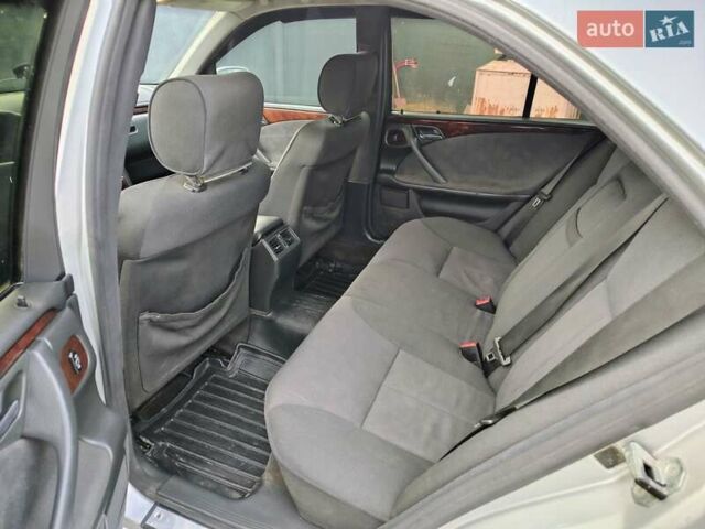 Серый Мерседес Е-Класс, объемом двигателя 2.15 л и пробегом 405 тыс. км за 4200 $, фото 4 на Automoto.ua