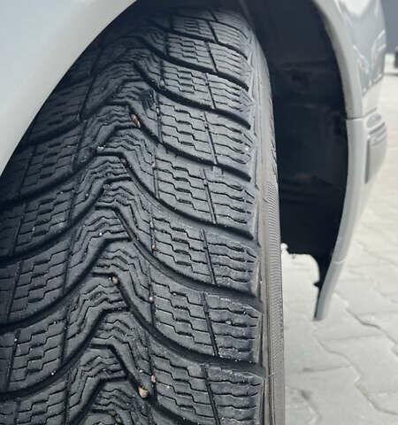 Серый Мерседес Е-Класс, объемом двигателя 3.2 л и пробегом 328 тыс. км за 6200 $, фото 15 на Automoto.ua