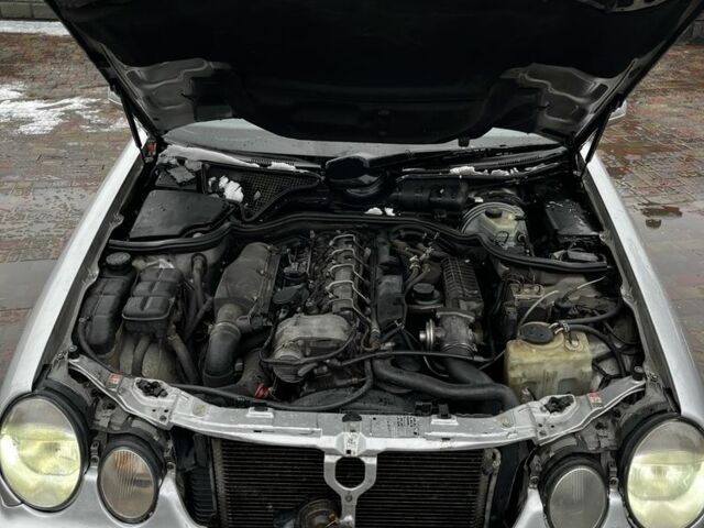 Серый Мерседес Е-Класс, объемом двигателя 2.7 л и пробегом 352 тыс. км за 3200 $, фото 14 на Automoto.ua