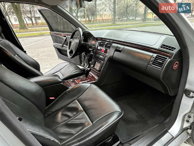 Серый Мерседес Е-Класс, объемом двигателя 2.69 л и пробегом 353 тыс. км за 3750 $, фото 24 на Automoto.ua