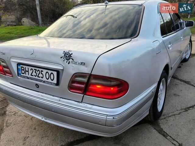 Серый Мерседес Е-Класс, объемом двигателя 2.15 л и пробегом 405 тыс. км за 4200 $, фото 2 на Automoto.ua