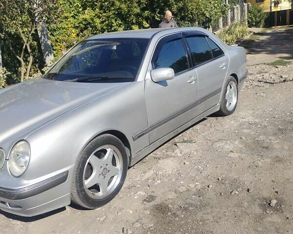 Серый Мерседес Е-Класс, объемом двигателя 2.69 л и пробегом 450 тыс. км за 5200 $, фото 7 на Automoto.ua