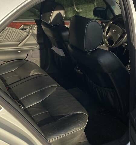 Серый Мерседес Е-Класс, объемом двигателя 2 л и пробегом 450 тыс. км за 6000 $, фото 5 на Automoto.ua