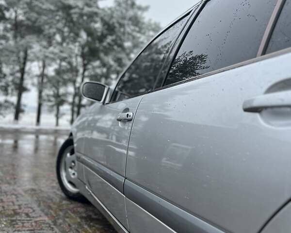 Серый Мерседес Е-Класс, объемом двигателя 2.7 л и пробегом 352 тыс. км за 3200 $, фото 3 на Automoto.ua