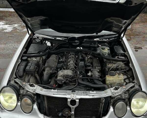 Серый Мерседес Е-Класс, объемом двигателя 2.7 л и пробегом 352 тыс. км за 3200 $, фото 13 на Automoto.ua