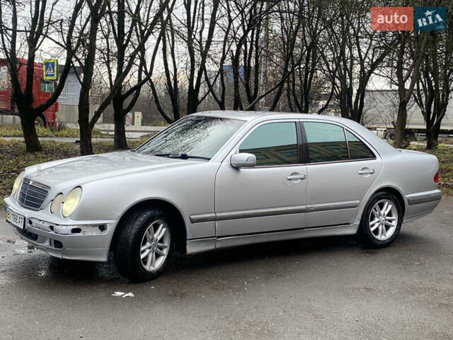 Серый Мерседес Е-Класс, объемом двигателя 3.2 л и пробегом 400 тыс. км за 2500 $, фото 7 на Automoto.ua