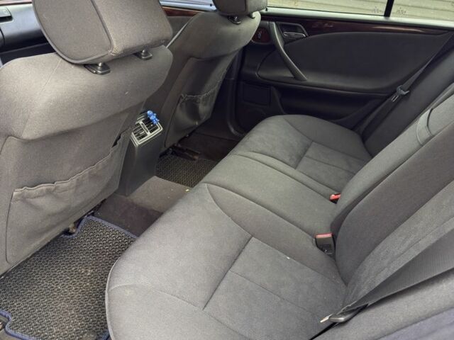 Сірий Мерседес Е-Клас, об'ємом двигуна 2.8 л та пробігом 350 тис. км за 4500 $, фото 7 на Automoto.ua