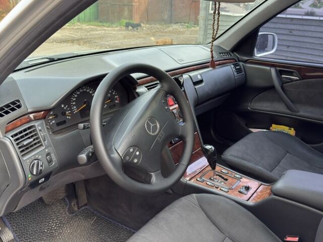 Сірий Мерседес Е-Клас, об'ємом двигуна 2.8 л та пробігом 350 тис. км за 4500 $, фото 5 на Automoto.ua