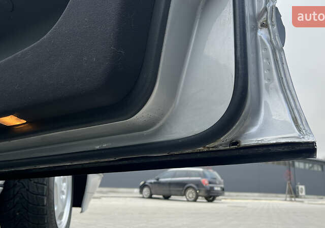 Серый Мерседес Е-Класс, объемом двигателя 3.2 л и пробегом 328 тыс. км за 6200 $, фото 33 на Automoto.ua