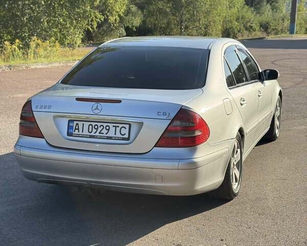 Сірий Мерседес Е-Клас, об'ємом двигуна 2.2 л та пробігом 448 тис. км за 5250 $, фото 1 на Automoto.ua