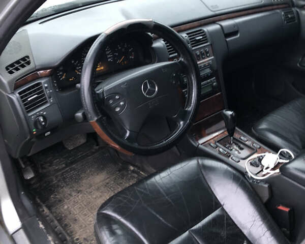 Сірий Мерседес Е-Клас, об'ємом двигуна 3.2 л та пробігом 300 тис. км за 2600 $, фото 5 на Automoto.ua