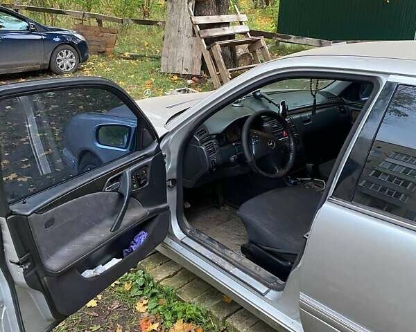 Мерседес Е-Класс 2001 в Шостке на Automoto.ua Серый Мерседес Е-Класс, объемом двигателя 4.3 л и пробегом 530 тыс. км за 4000 $, фото 9 на Automoto.ua