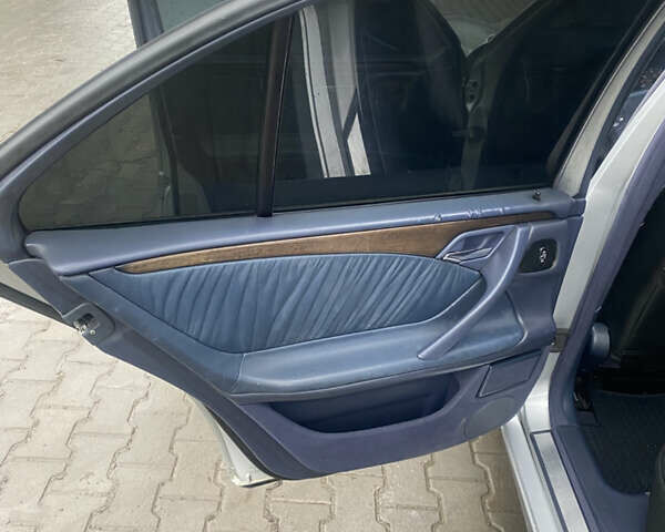 Сірий Мерседес Е-Клас, об'ємом двигуна 2.69 л та пробігом 338 тис. км за 5200 $, фото 19 на Automoto.ua