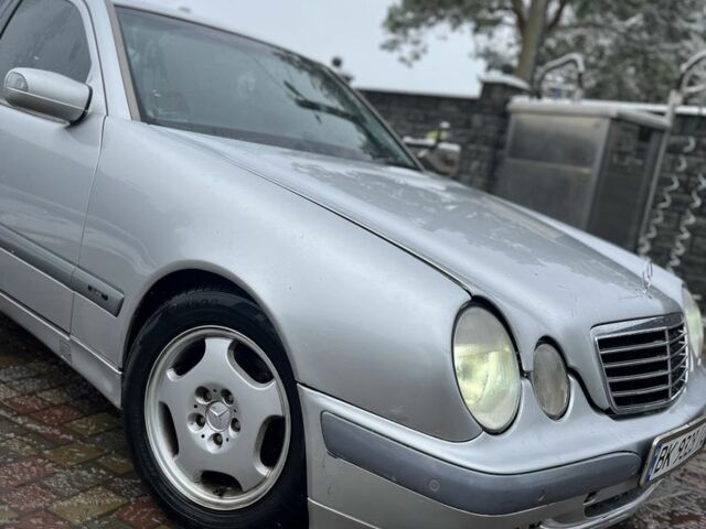 Серый Мерседес Е-Класс, объемом двигателя 2.7 л и пробегом 352 тыс. км за 3200 $, фото 1 на Automoto.ua