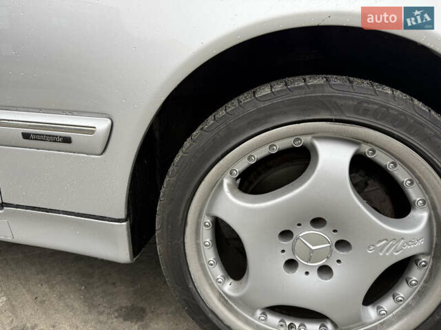Серый Мерседес Е-Класс, объемом двигателя 3.2 л и пробегом 191 тыс. км за 8200 $, фото 12 на Automoto.ua