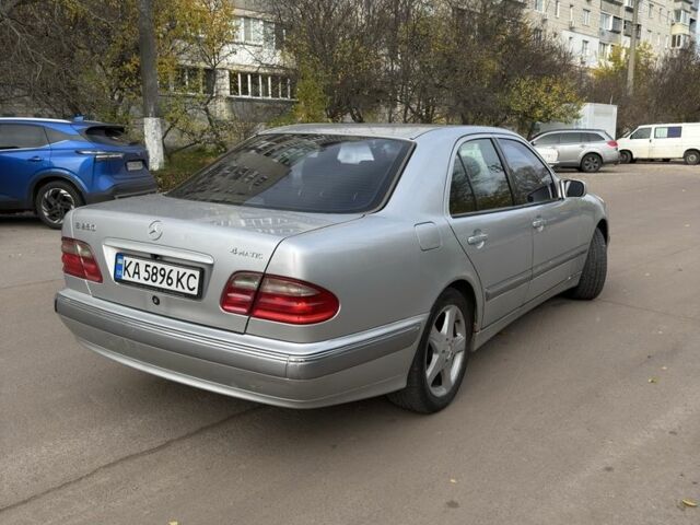 Сірий Мерседес Е-Клас, об'ємом двигуна 2.8 л та пробігом 350 тис. км за 4500 $, фото 2 на Automoto.ua