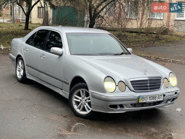 Серый Мерседес Е-Класс, объемом двигателя 3.2 л и пробегом 400 тыс. км за 2500 $, фото 1 на Automoto.ua