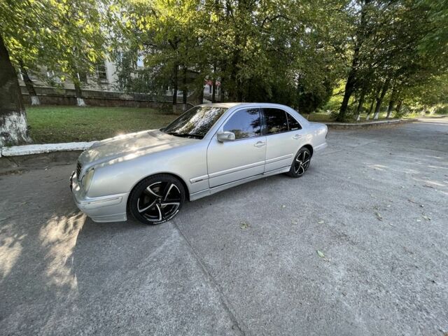 Серый Мерседес Е-Класс, объемом двигателя 2.7 л и пробегом 320 тыс. км за 3400 $, фото 7 на Automoto.ua