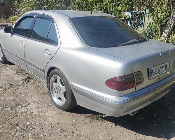 Серый Мерседес Е-Класс, объемом двигателя 2.69 л и пробегом 450 тыс. км за 5200 $, фото 5 на Automoto.ua