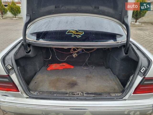 Сірий Мерседес Е-Клас, об'ємом двигуна 2.7 л та пробігом 367 тис. км за 2700 $, фото 2 на Automoto.ua