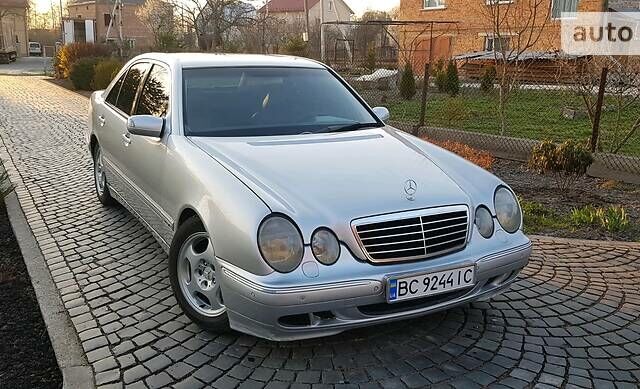 Сірий Мерседес Е-Клас, об'ємом двигуна 3.2 л та пробігом 368 тис. км за 5000 $, фото 2 на Automoto.ua