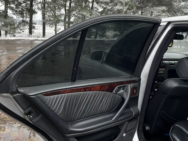 Серый Мерседес Е-Класс, объемом двигателя 2.7 л и пробегом 352 тыс. км за 3200 $, фото 11 на Automoto.ua