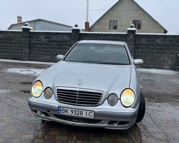 Серый Мерседес Е-Класс, объемом двигателя 2.7 л и пробегом 352 тыс. км за 3200 $, фото 15 на Automoto.ua