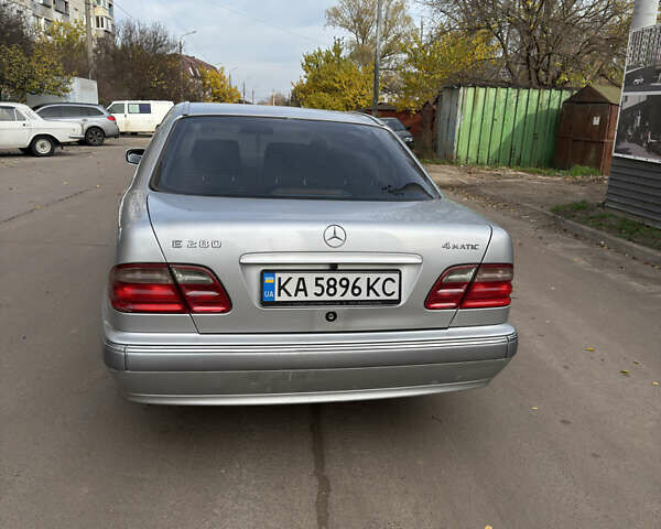 Серый Мерседес Е-Класс, объемом двигателя 2.8 л и пробегом 350 тыс. км за 4300 $, фото 3 на Automoto.ua