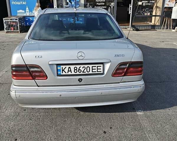 Серый Мерседес Е-Класс, объемом двигателя 2.69 л и пробегом 319 тыс. км за 4200 $, фото 16 на Automoto.ua