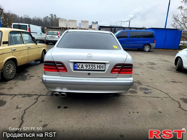 Серый Мерседес Е-Класс, объемом двигателя 3.2 л и пробегом 250 тыс. км за 3500 $, фото 2 на Automoto.ua