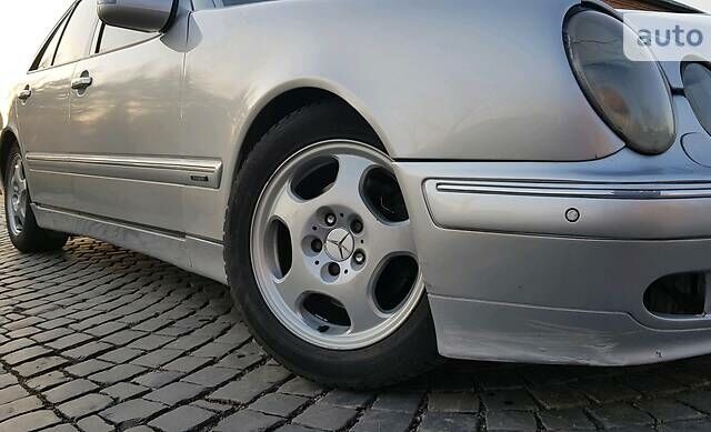 Сірий Мерседес Е-Клас, об'ємом двигуна 3.2 л та пробігом 368 тис. км за 5000 $, фото 22 на Automoto.ua