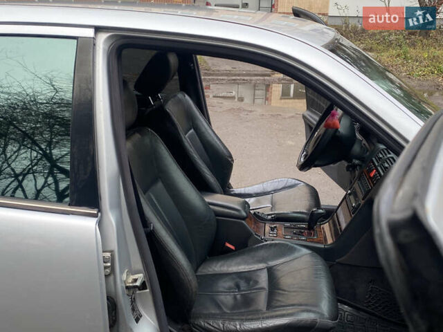 Серый Мерседес Е-Класс, объемом двигателя 3.2 л и пробегом 400 тыс. км за 2500 $, фото 15 на Automoto.ua