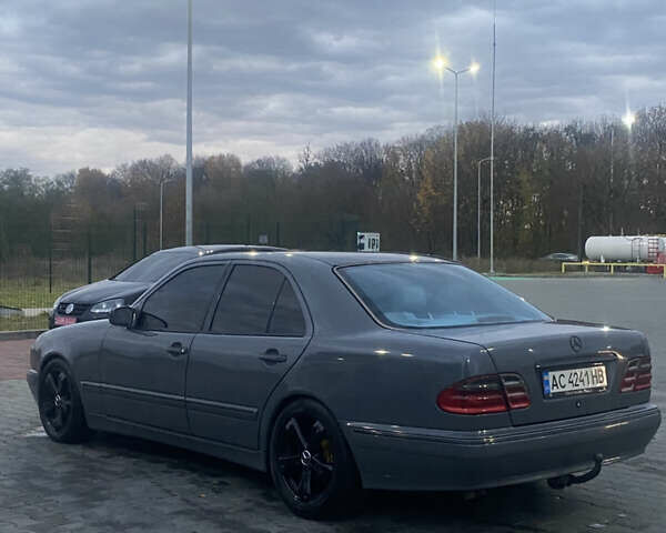 Сірий Мерседес Е-Клас, об'ємом двигуна 3.2 л та пробігом 380 тис. км за 4400 $, фото 5 на Automoto.ua