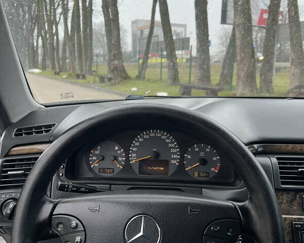 Серый Мерседес Е-Класс, объемом двигателя 3.2 л и пробегом 347 тыс. км за 4700 $, фото 11 на Automoto.ua