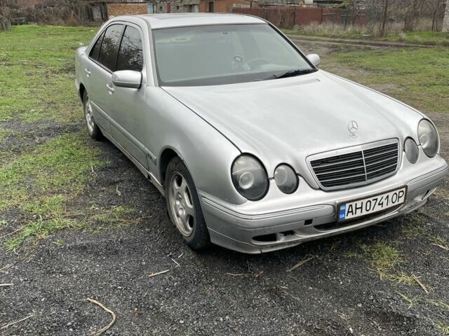 Сірий Мерседес Е-Клас, об'ємом двигуна 2.1 л та пробігом 480 тис. км за 2900 $, фото 3 на Automoto.ua