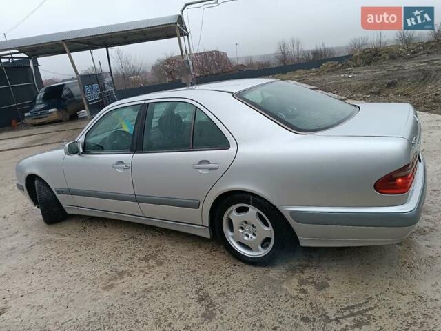 Сірий Мерседес Е-Клас, об'ємом двигуна 2.2 л та пробігом 300 тис. км за 4700 $, фото 4 на Automoto.ua