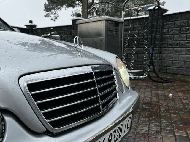 Серый Мерседес Е-Класс, объемом двигателя 2.7 л и пробегом 352 тыс. км за 3200 $, фото 15 на Automoto.ua