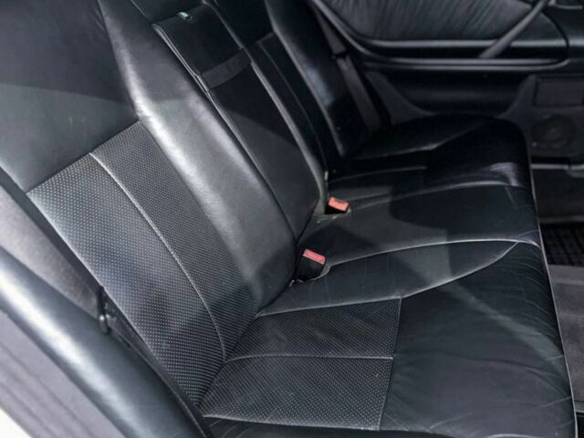 Сірий Мерседес Е-Клас, об'ємом двигуна 3.2 л та пробігом 363 тис. км за 6600 $, фото 4 на Automoto.ua