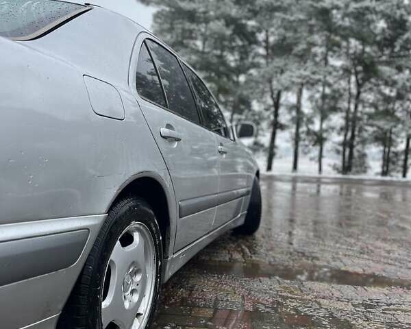 Серый Мерседес Е-Класс, объемом двигателя 2.7 л и пробегом 352 тыс. км за 3200 $, фото 1 на Automoto.ua