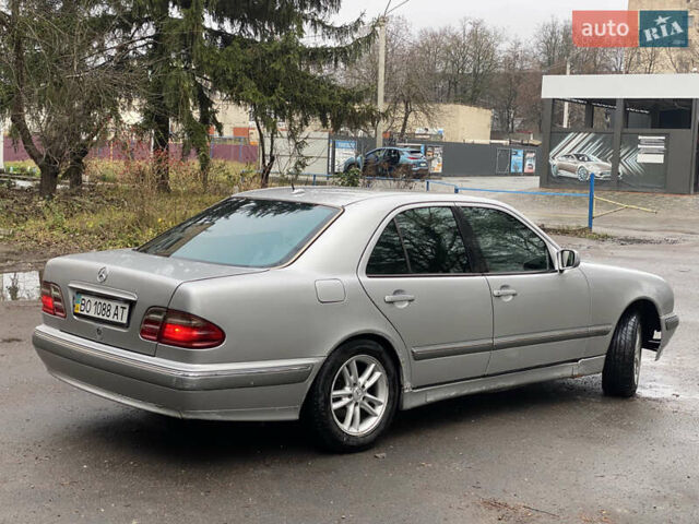 Серый Мерседес Е-Класс, объемом двигателя 3.2 л и пробегом 400 тыс. км за 2500 $, фото 3 на Automoto.ua