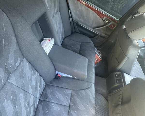 Серый Мерседес Е-Класс, объемом двигателя 3.22 л и пробегом 400 тыс. км за 4200 $, фото 8 на Automoto.ua