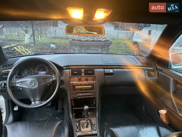 Серый Мерседес Е-Класс, объемом двигателя 2.69 л и пробегом 370 тыс. км за 2900 $, фото 6 на Automoto.ua