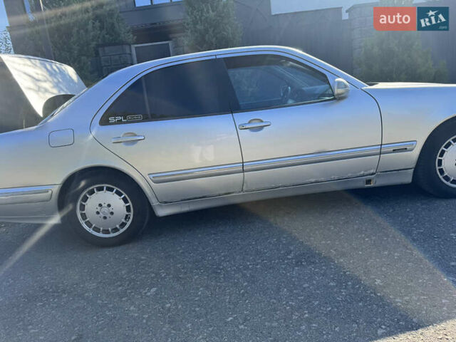 Серый Мерседес Е-Класс, объемом двигателя 3.22 л и пробегом 400 тыс. км за 4200 $, фото 6 на Automoto.ua