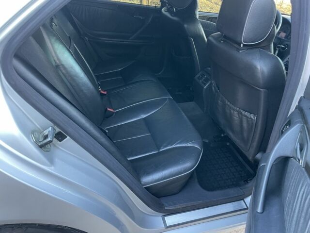 Сірий Мерседес Е-Клас, об'ємом двигуна 3.2 л та пробігом 363 тис. км за 6600 $, фото 20 на Automoto.ua