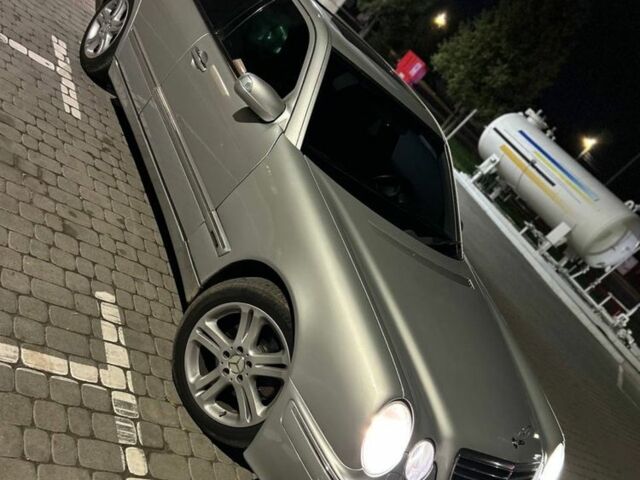 Сірий Мерседес Е-Клас, об'ємом двигуна 3.2 л та пробігом 363 тис. км за 6600 $, фото 2 на Automoto.ua